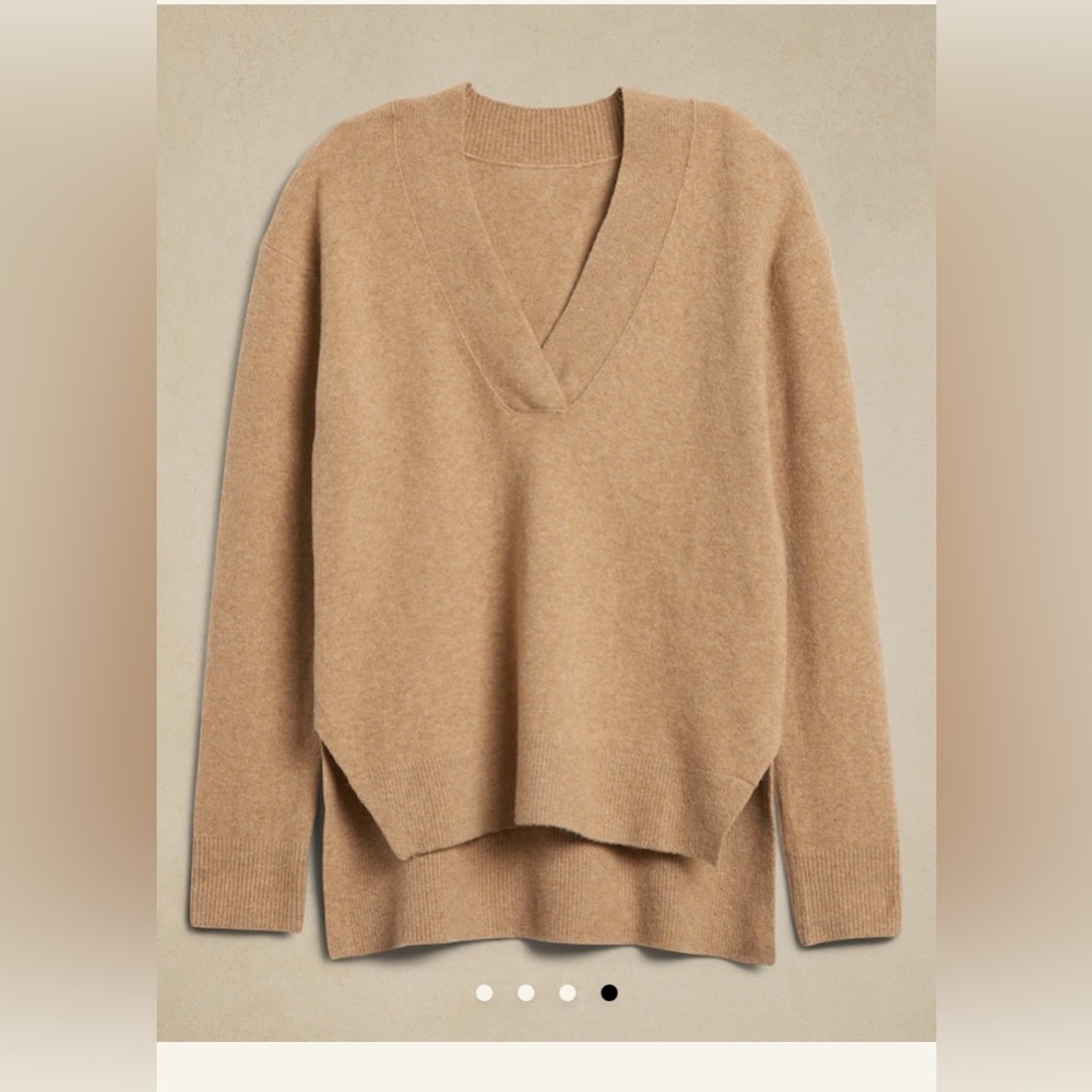 NWT Wide V Neck sweater from Banana Republic factory